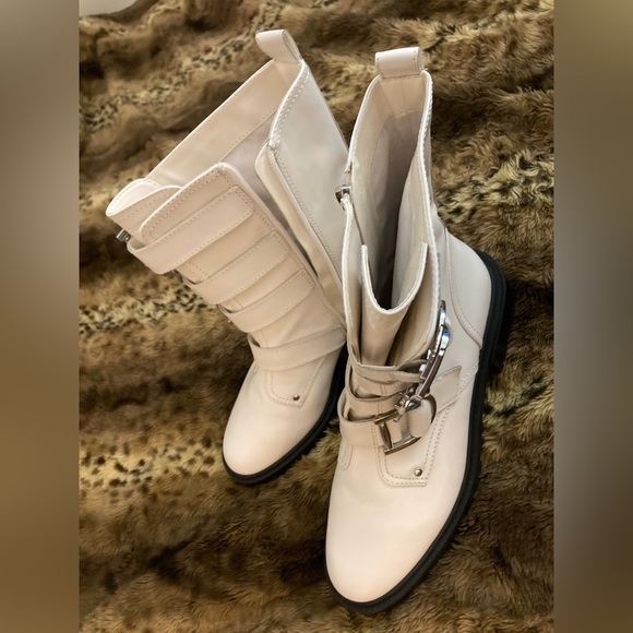 NEW Pair of VINCE CAMUTO White Boots Size 10 Frishea Leather Upper Shoes - Picture 9 of 14